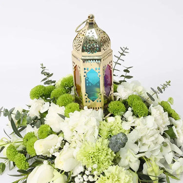 Cluster White and Green Table Arrangement